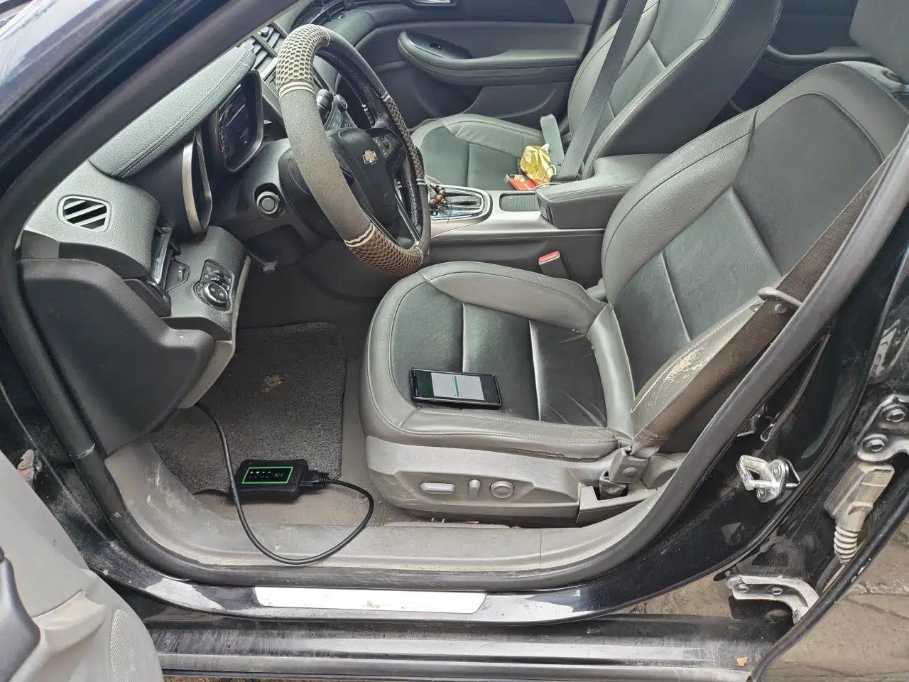 Chevrolet Malibu 2013 2.0L Automatic Luxury Edition — миниатюра 15