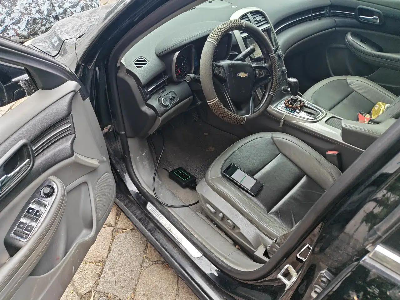 Chevrolet Malibu 2013 2.0L Automatic Luxury Edition — миниатюра 16