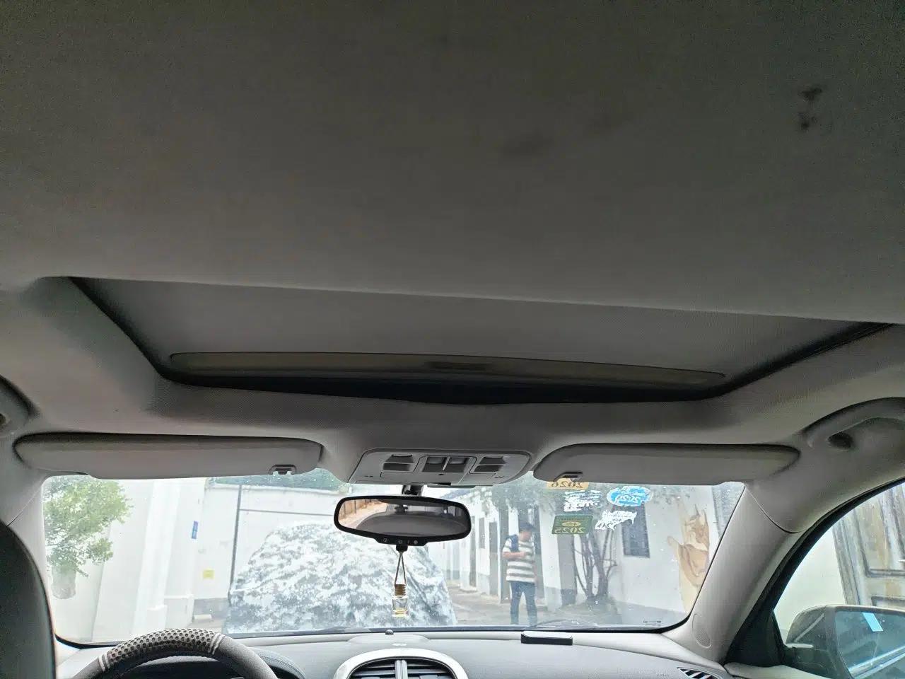 Chevrolet Malibu 2013 2.0L Automatic Luxury Edition — миниатюра 18