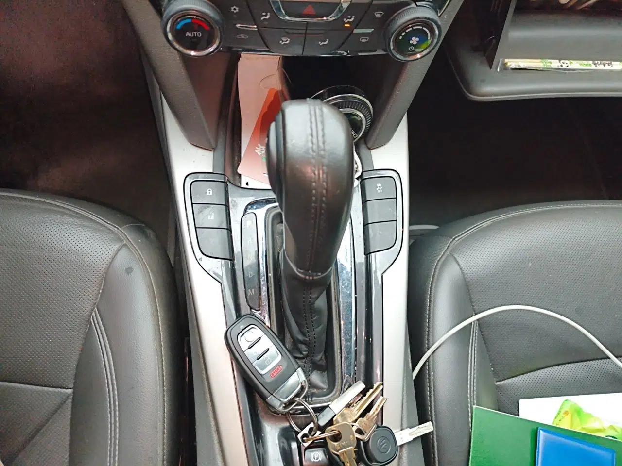 Chevrolet Malibu 2016 2.0L Automatic Luxury Edition — миниатюра 14