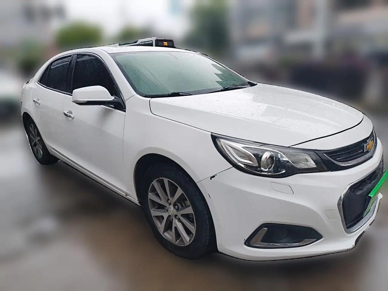 Chevrolet Malibu 2016 2.0L Automatic Luxury Edition — миниатюра 3