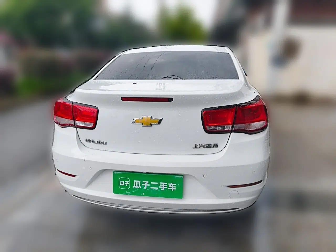 Chevrolet Malibu 2016 2.0L Automatic Luxury Edition — миниатюра 5