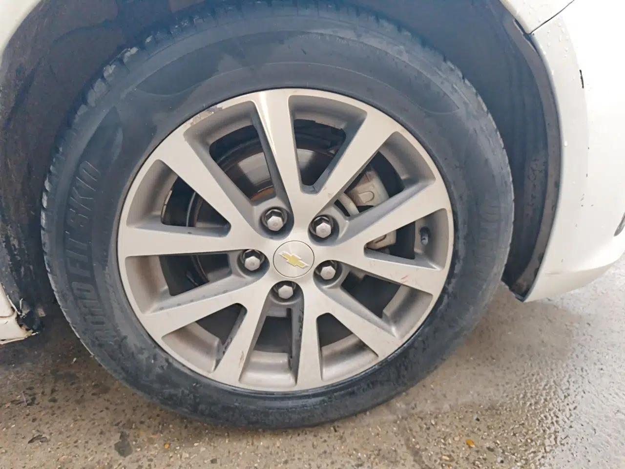 Chevrolet Malibu 2016 2.0L Automatic Luxury Edition — миниатюра 8