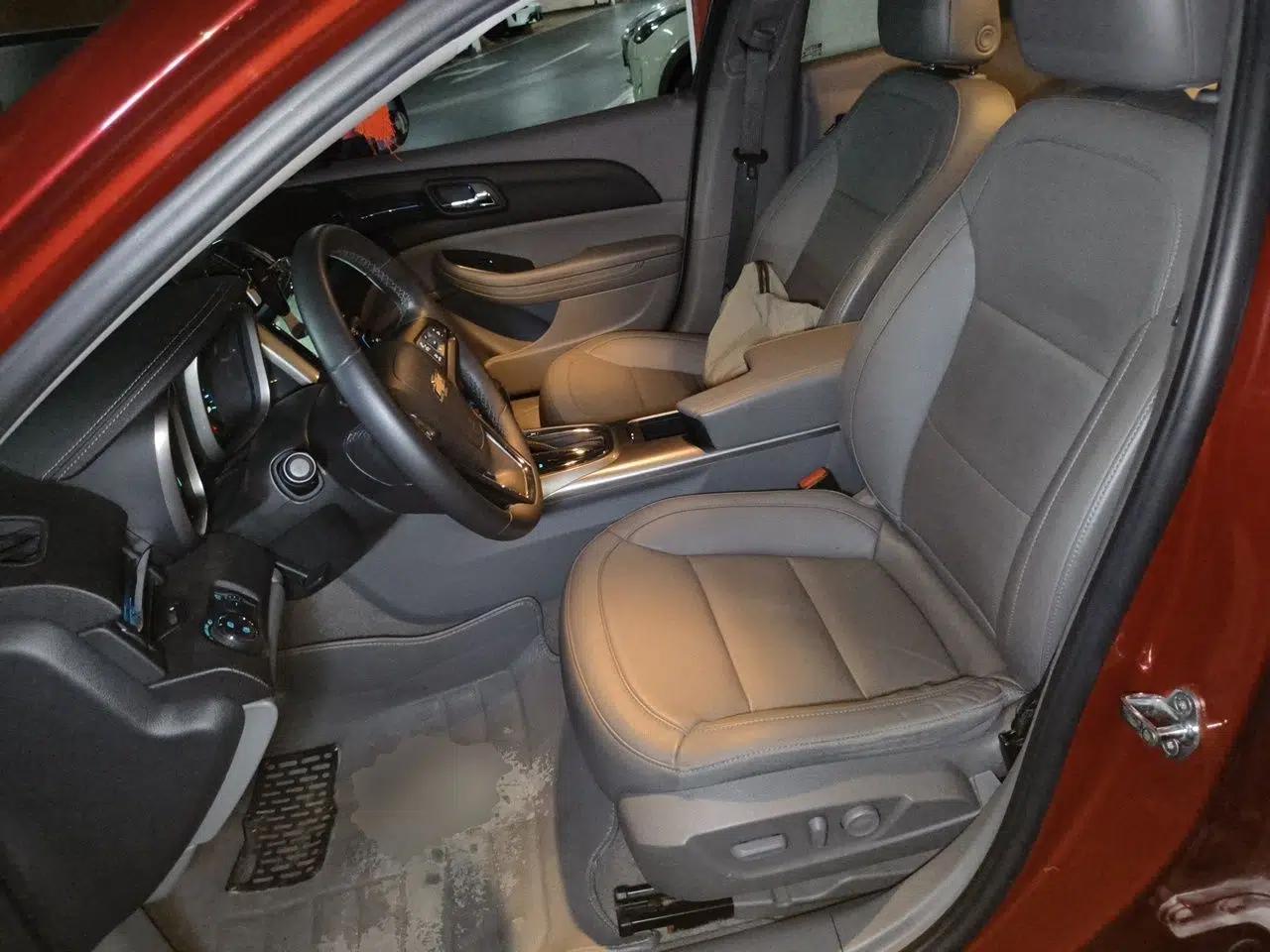 Chevrolet Malibu 2014 2.0L Automatic Luxury Edition — миниатюра 15