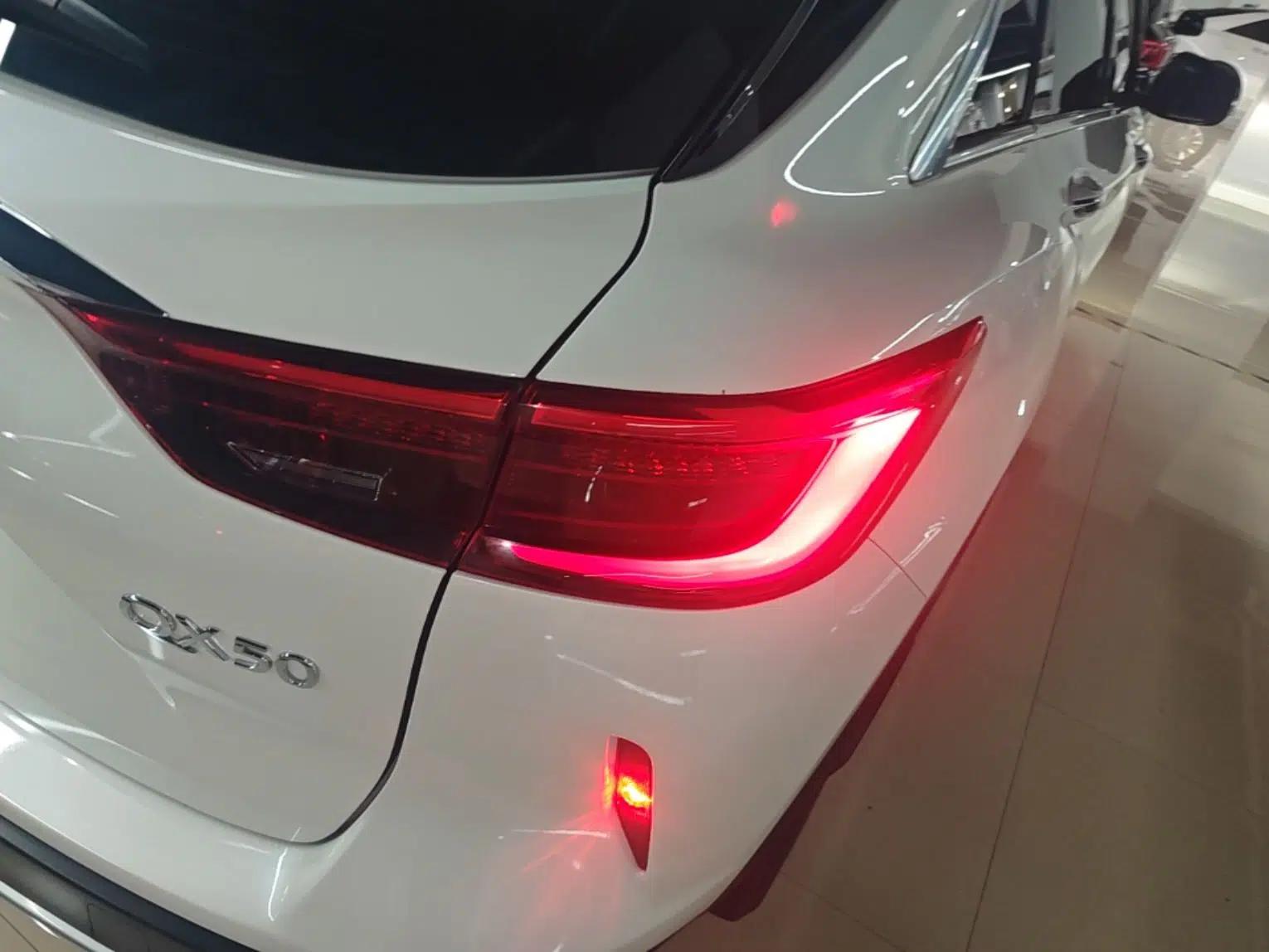 Infiniti QX50 2018 2.0T Four-Wheel Drive Elite Edition — миниатюра 9
