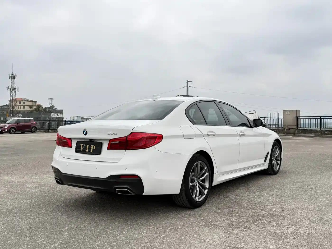 2018 BMW 5 Series Imported Model 525i M Sport Package — миниатюра 3