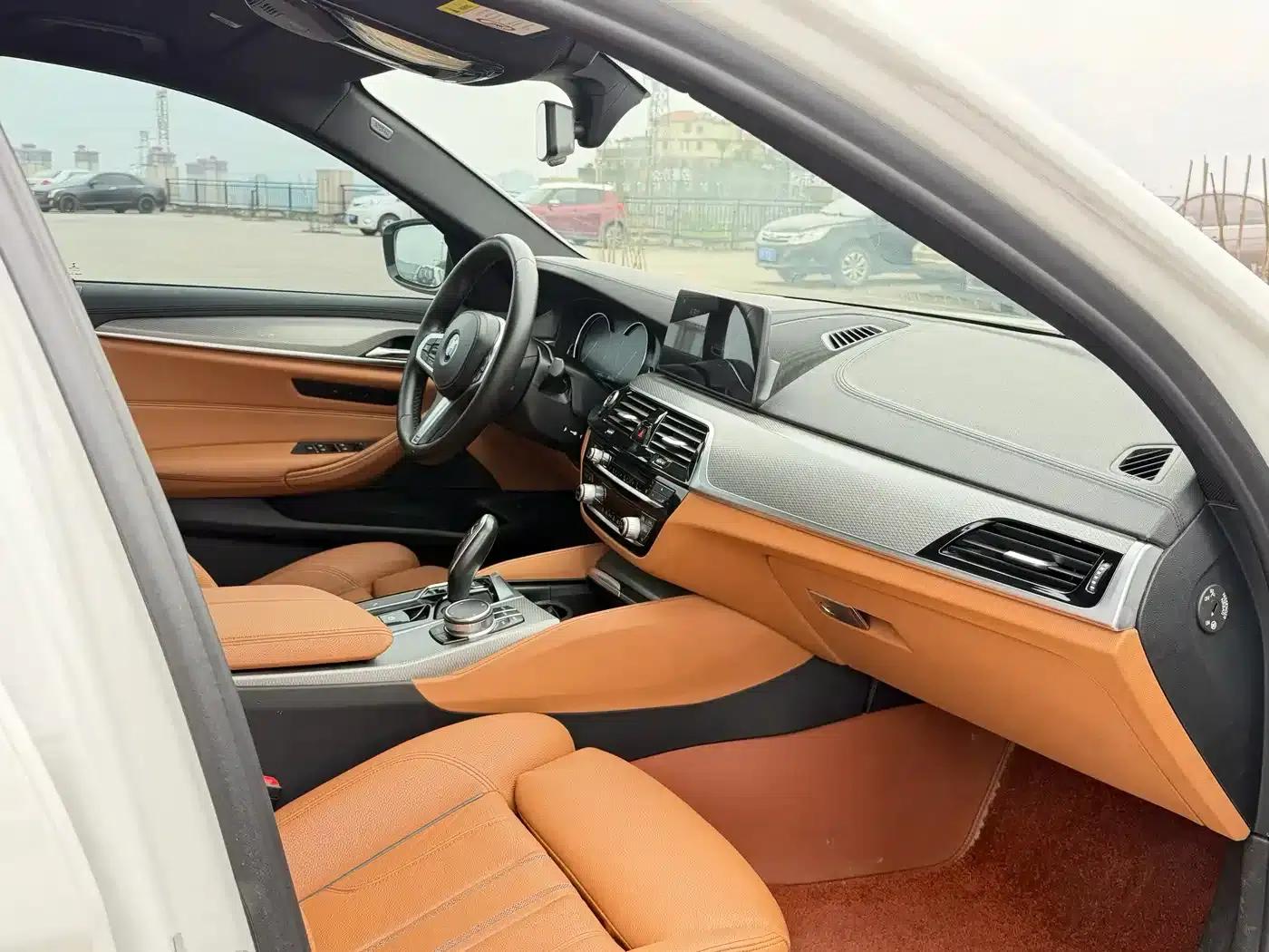2018 BMW 5 Series Imported Model 525i M Sport Package — миниатюра 6