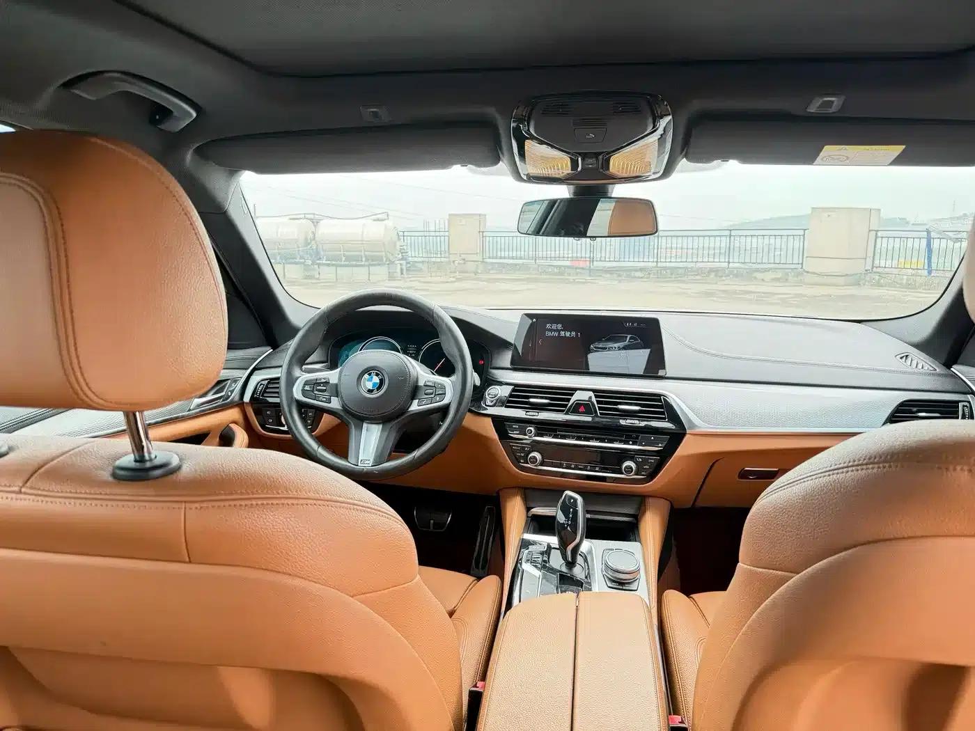 2018 BMW 5 Series Imported Model 525i M Sport Package — миниатюра 8