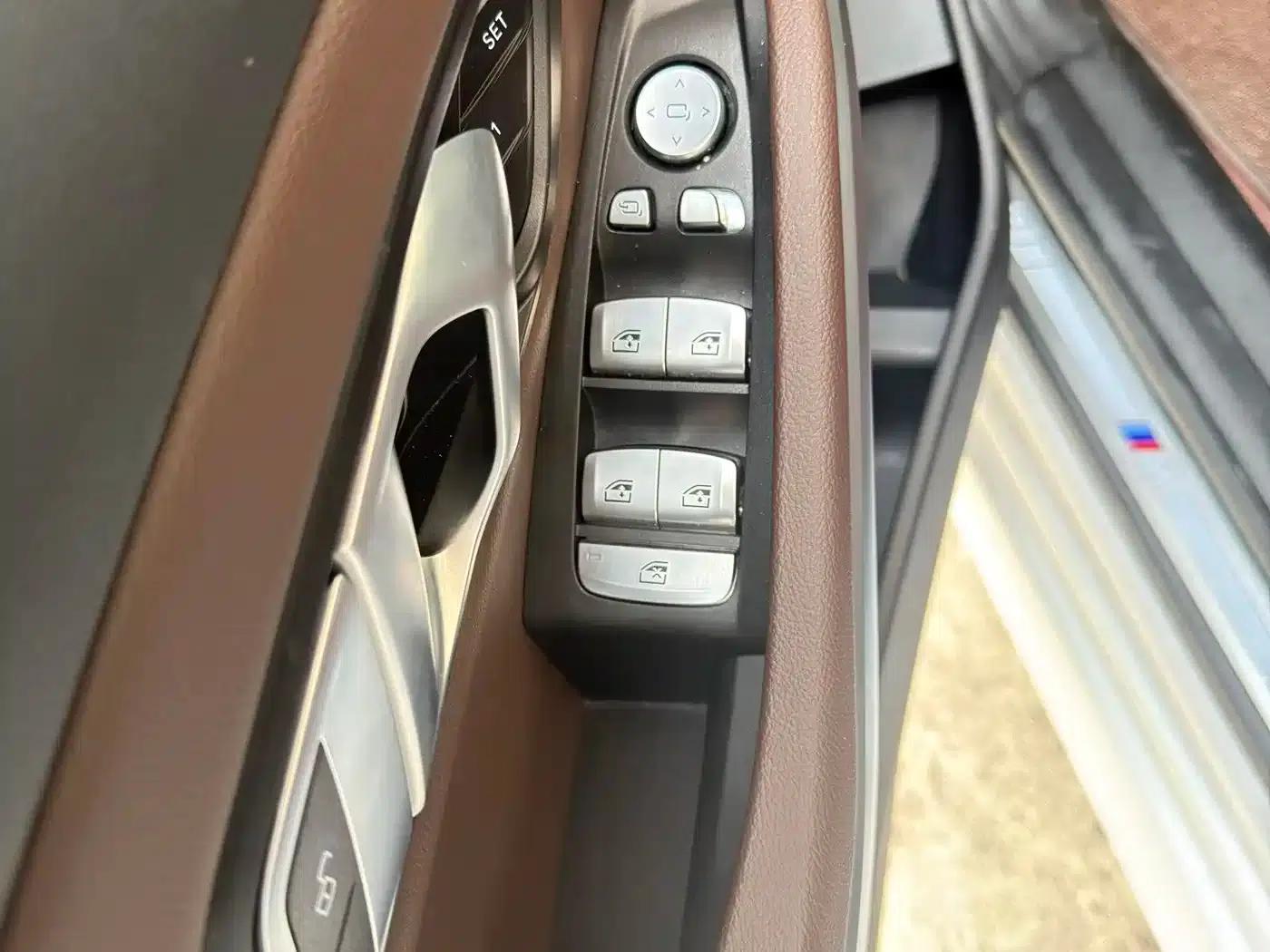 2023 BMW 3 Series 320i M Sport Package — миниатюра 7