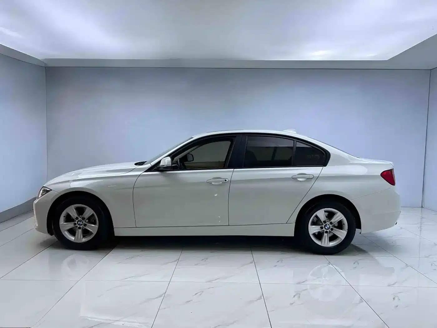 BMW 3 Series 2015 320i Fashion Edition — миниатюра 2