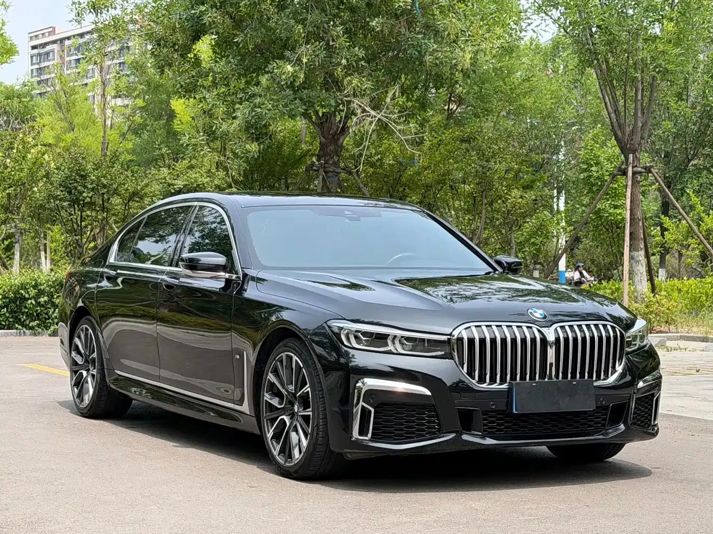 2021 BMW 7 Series 730Li M Sport Package — миниатюра 1