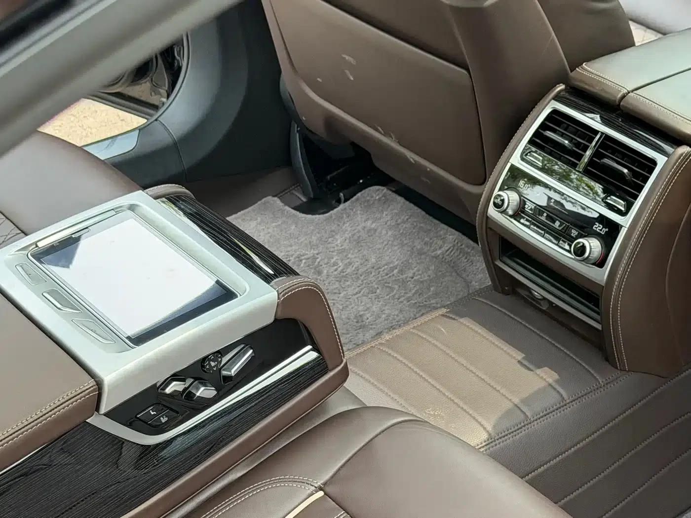 2021 BMW 7 Series 730Li M Sport Package — миниатюра 13