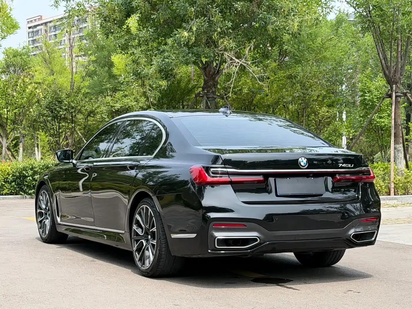 2021 BMW 7 Series 730Li M Sport Package — миниатюра 4