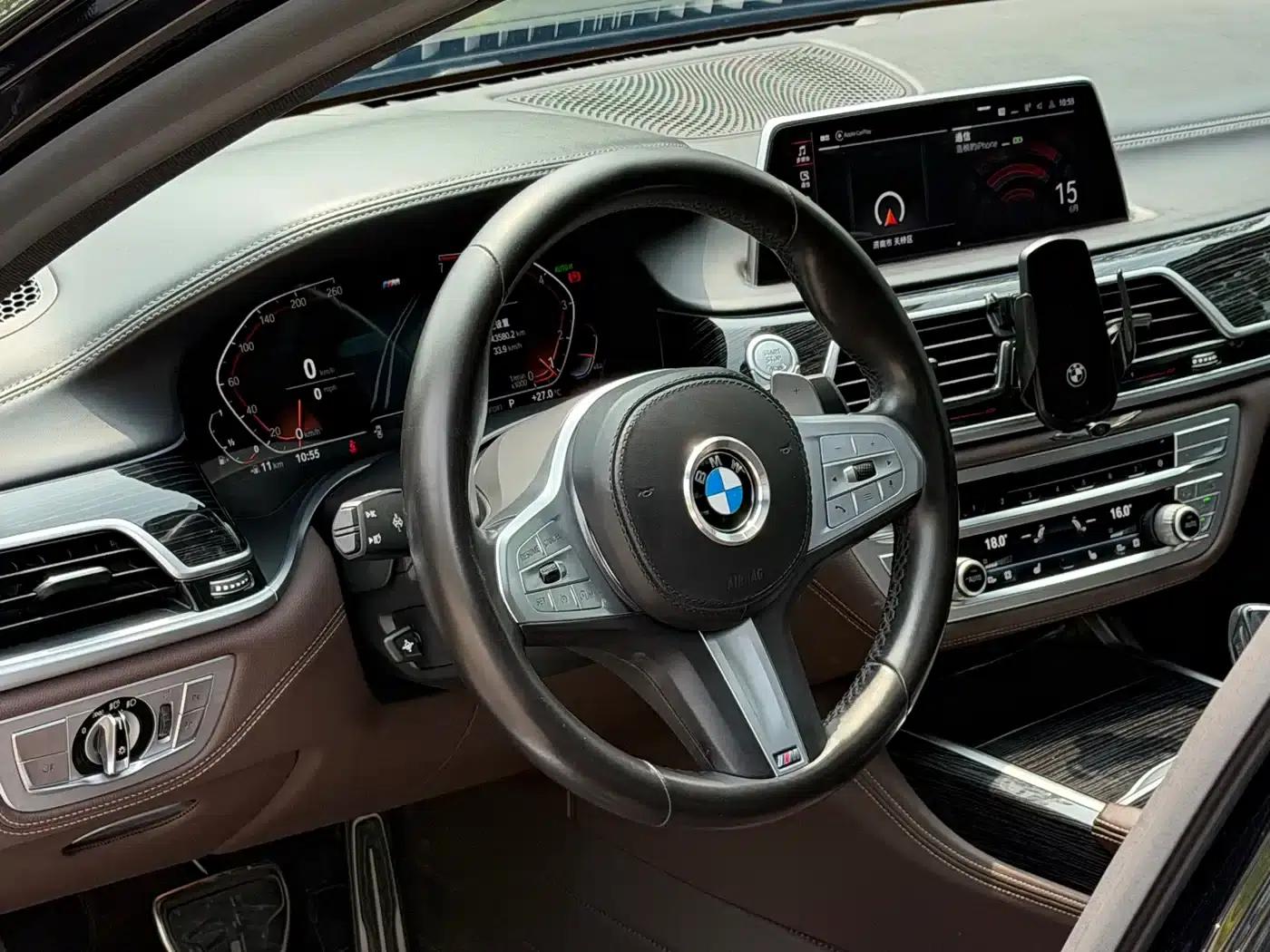 2021 BMW 7 Series 730Li M Sport Package — миниатюра 8