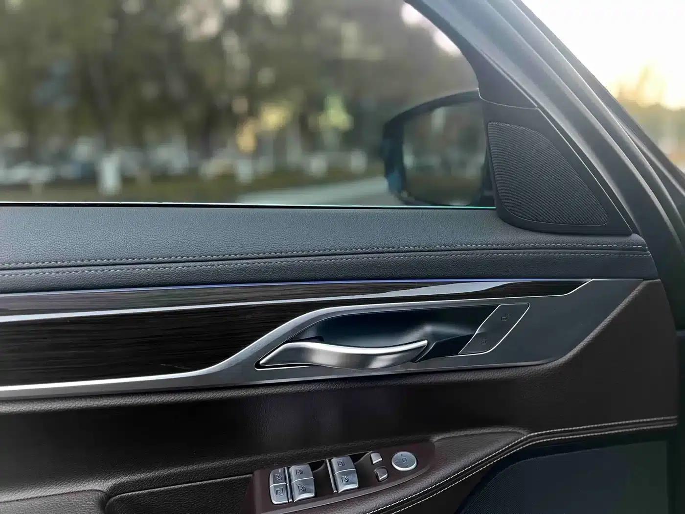 2016 BMW 7 Series 730Li Leading Edition — миниатюра 10