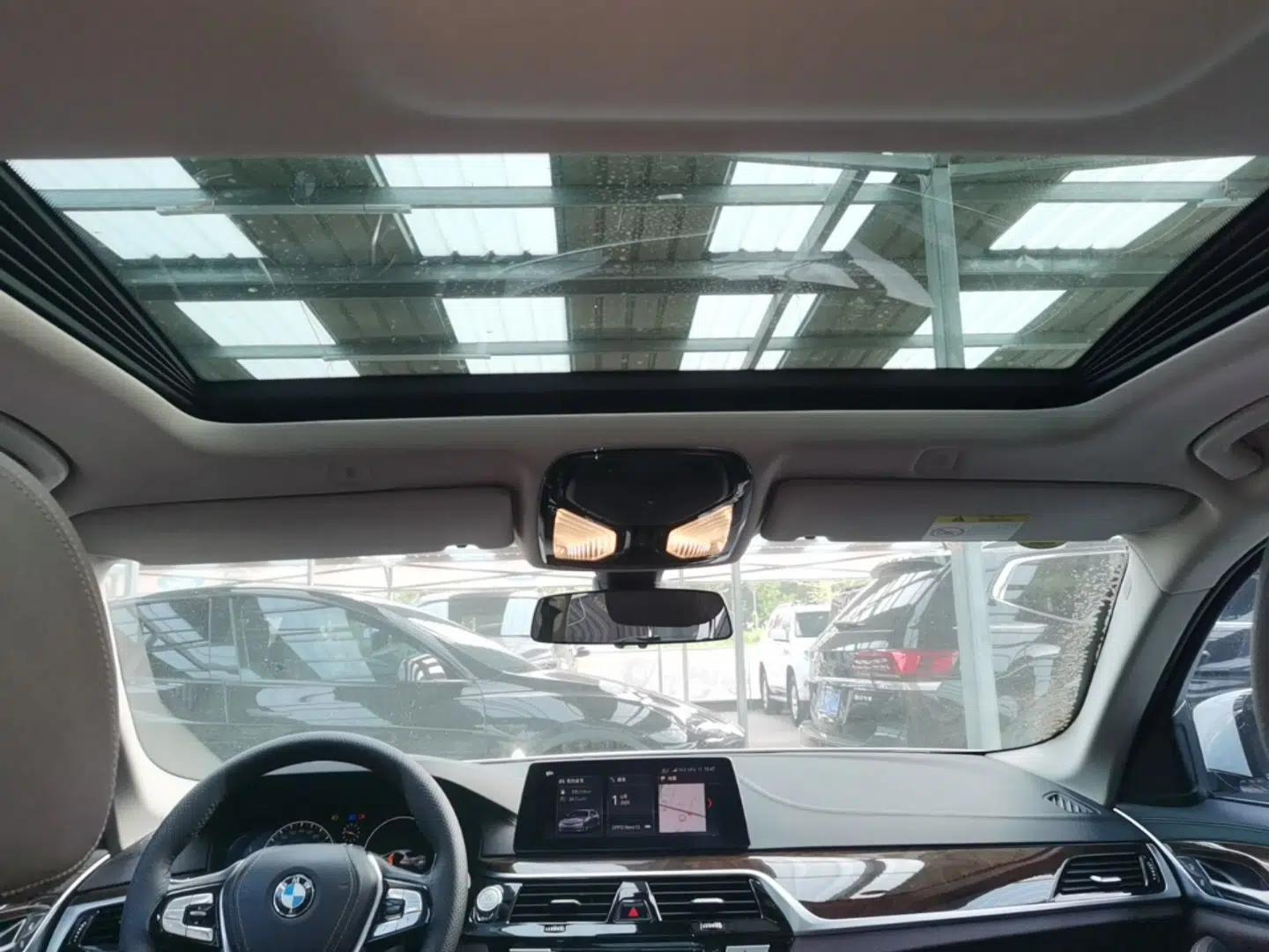 BMW 5 Series 2019 525Li Luxury Package — миниатюра 26
