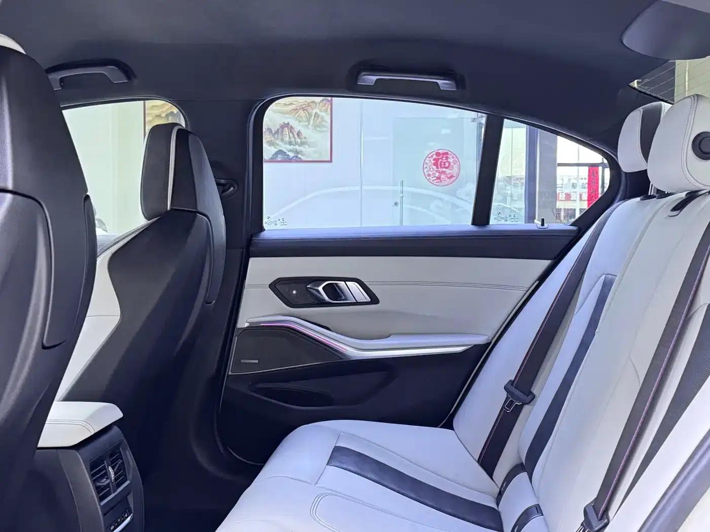 2021 BMW M3 Competition Sedan — миниатюра 9