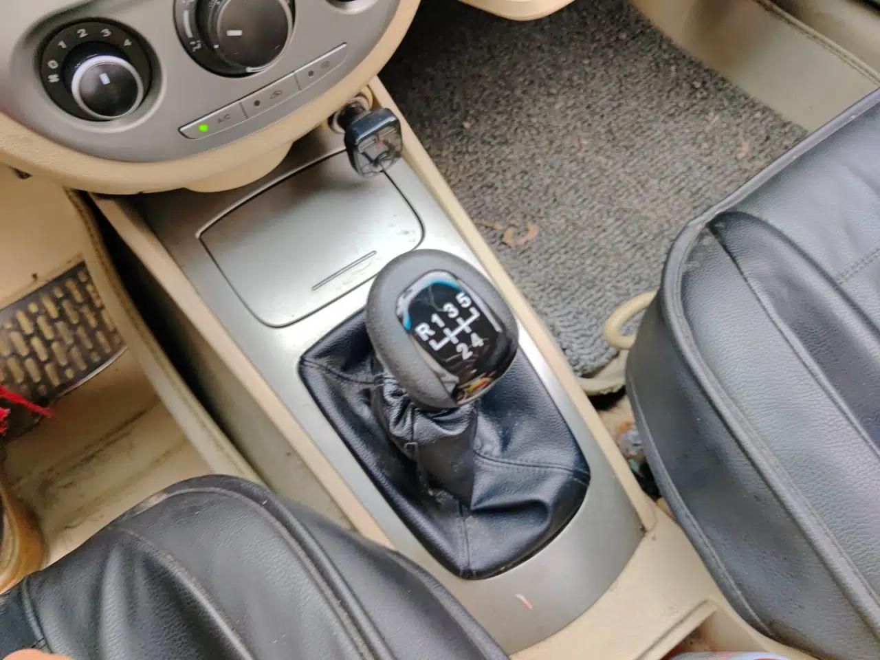 Buick Excelle 2011 1.6 LX-MT — миниатюра 14