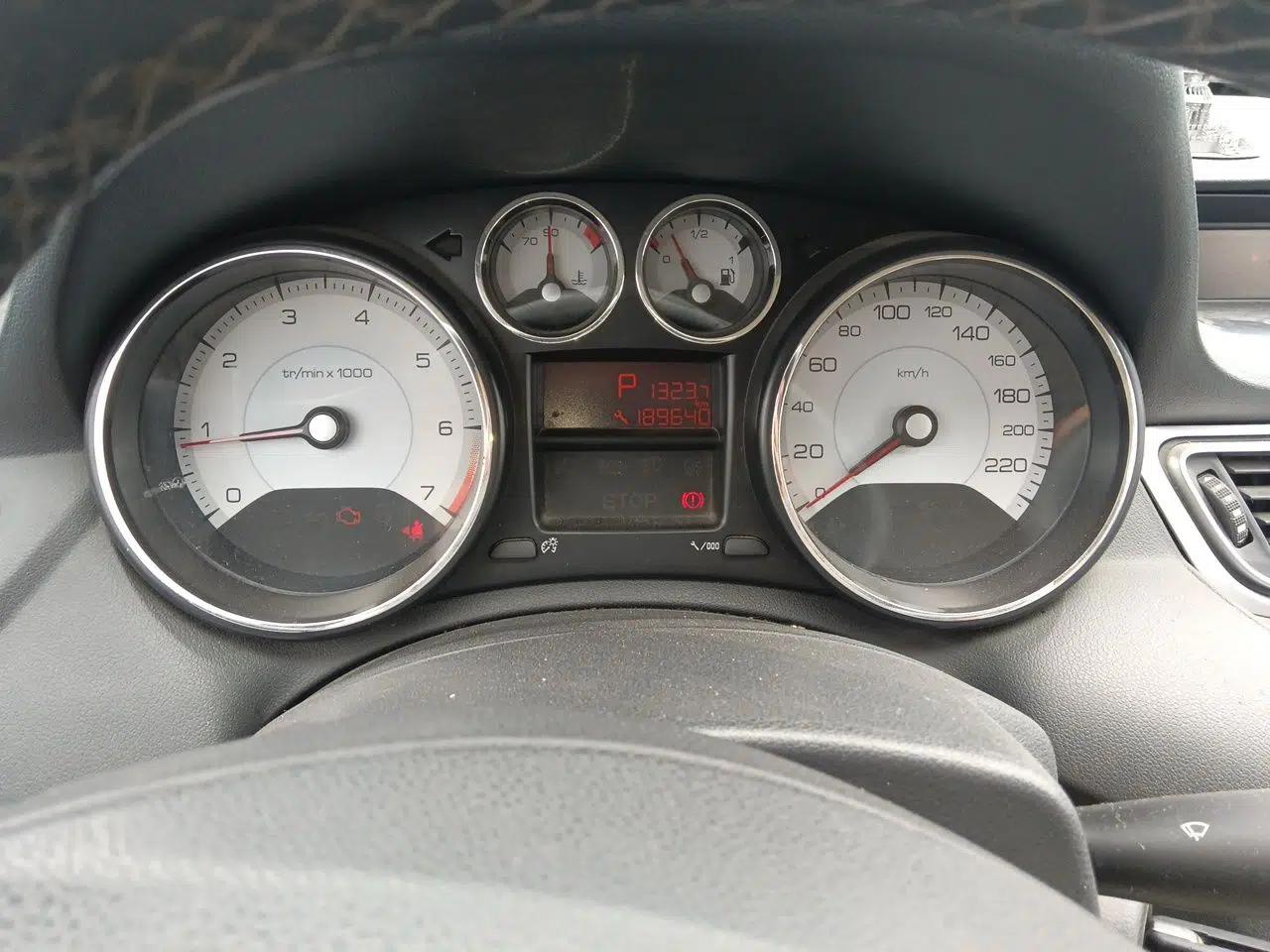 Peugeot 308 2013 1.6L Automatic Fashion Model — миниатюра 11