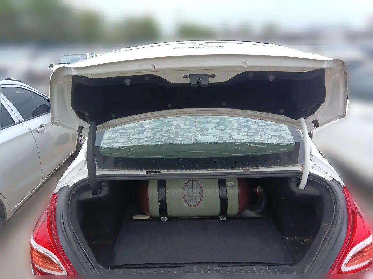 Peugeot 308 2013 1.6L Automatic Fashion Model — миниатюра 19