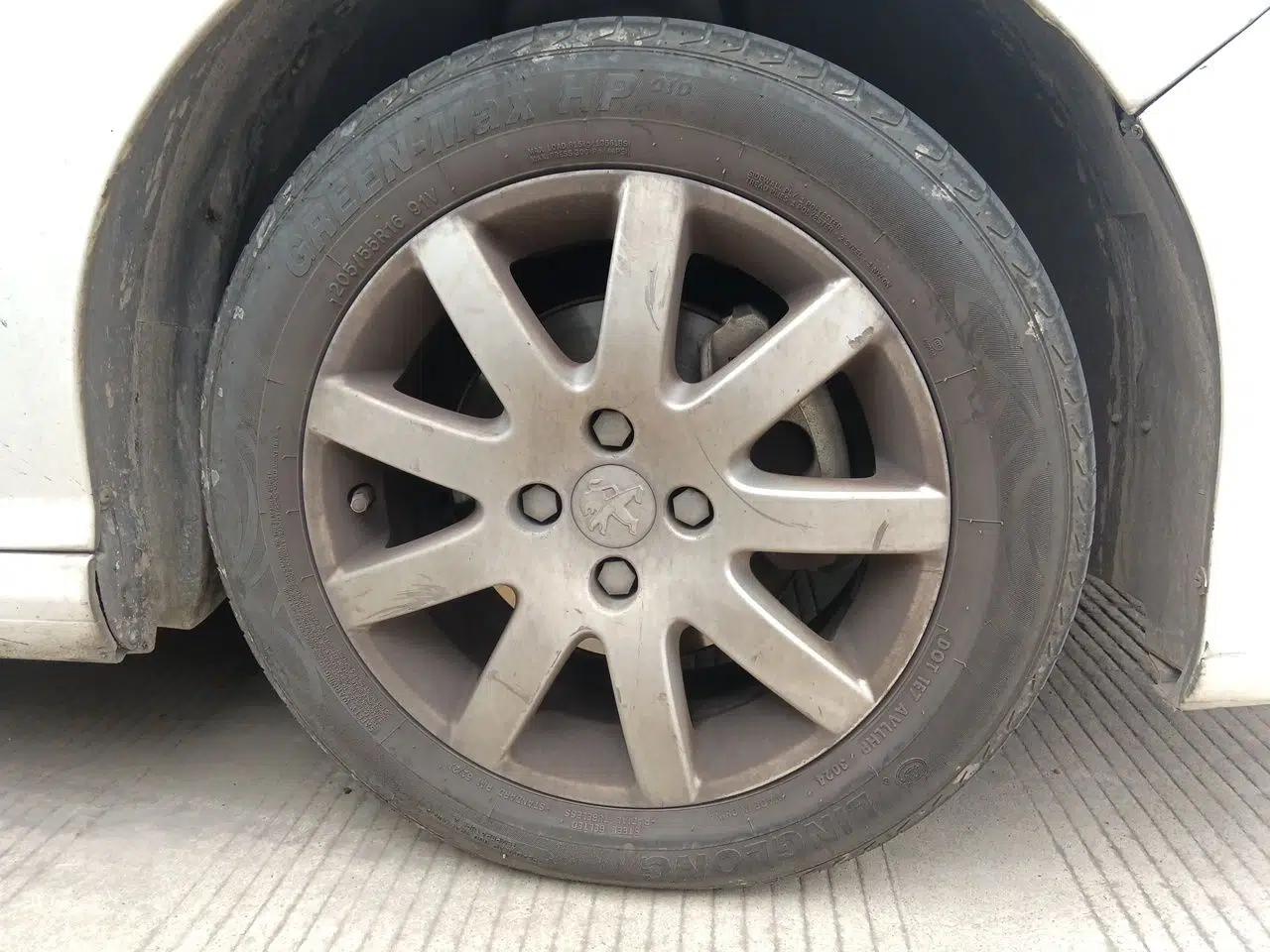 Peugeot 308 2013 1.6L Automatic Fashion Model — миниатюра 8