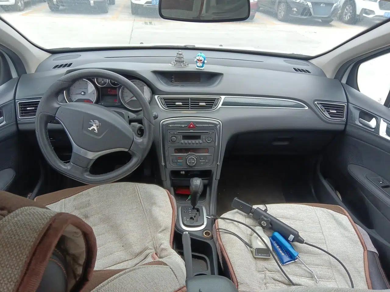 Peugeot 308 2013 1.6L Automatic Fashion Model — миниатюра 9