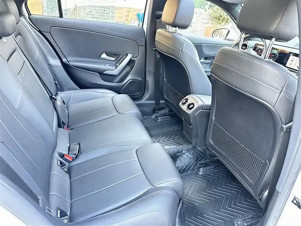 Mercedes-Benz A-Class 2020 Facelift A 180 L Sport Sedan — миниатюра 11