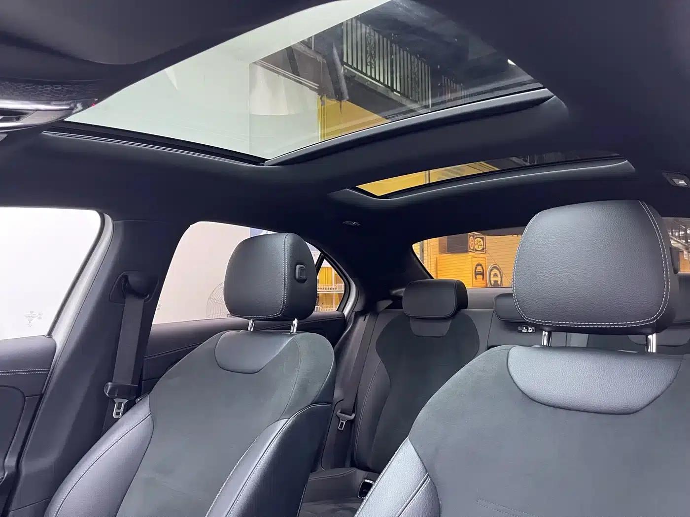Mercedes-Benz A-Class 2021 A 200 L Sport Sedan Fashion Edition — миниатюра 13