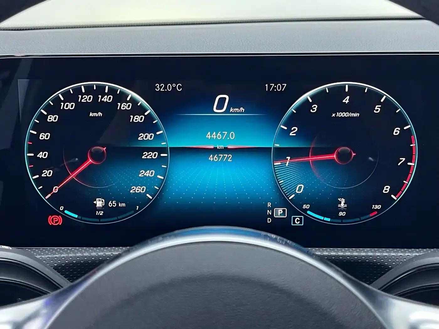 Mercedes-Benz A-Class 2021 A 200 L Sport Sedan Fashion Edition — миниатюра 14