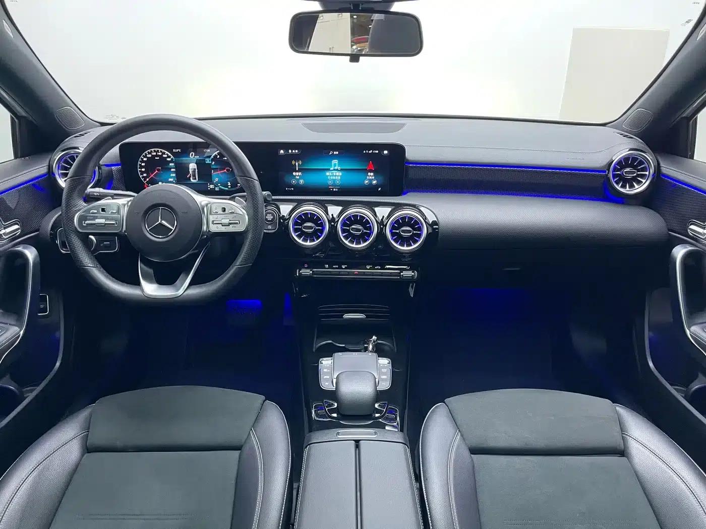 Mercedes-Benz A-Class 2021 A 200 L Sport Sedan Fashion Edition — миниатюра 15