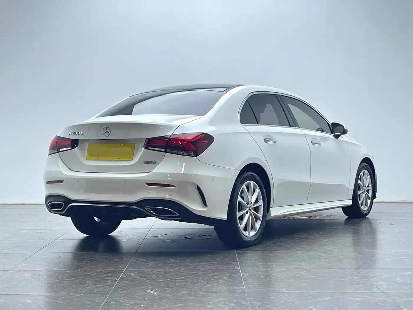Mercedes-Benz A-Class 2021 A 200 L Sport Sedan Fashion Edition — миниатюра 3