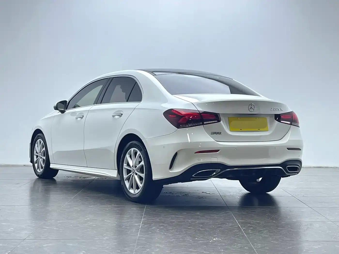 Mercedes-Benz A-Class 2021 A 200 L Sport Sedan Fashion Edition — миниатюра 21
