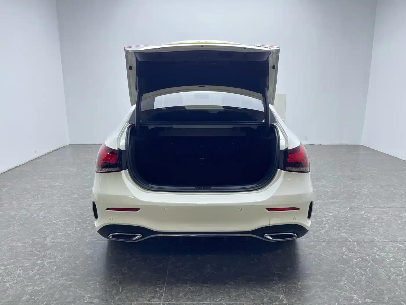 Mercedes-Benz A-Class 2021 A 200 L Sport Sedan Fashion Edition — миниатюра 5