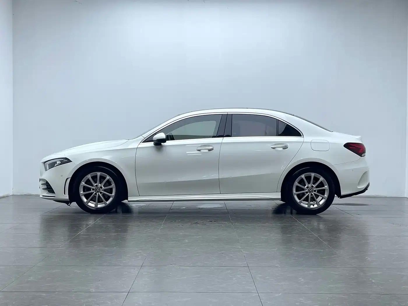Mercedes-Benz A-Class 2021 A 200 L Sport Sedan Fashion Edition — миниатюра 6