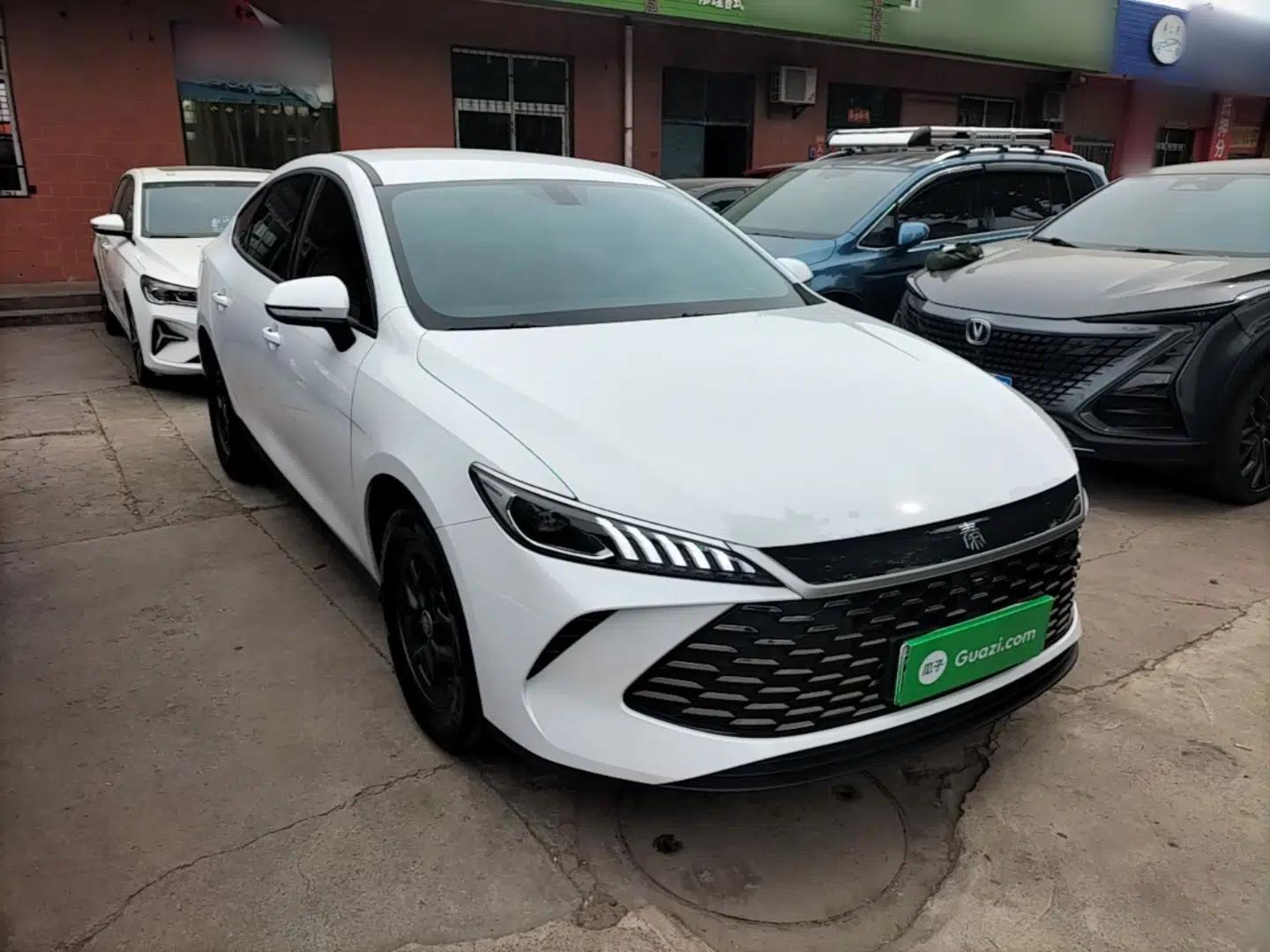 BYD Qin PLUS 2025 DM-i Smart Drive 55KM Leading Model — миниатюра 3