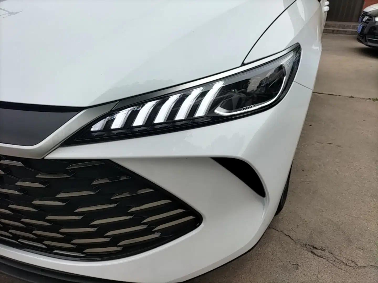 BYD Qin PLUS 2025 DM-i Smart Drive 55KM Leading Model — миниатюра 8