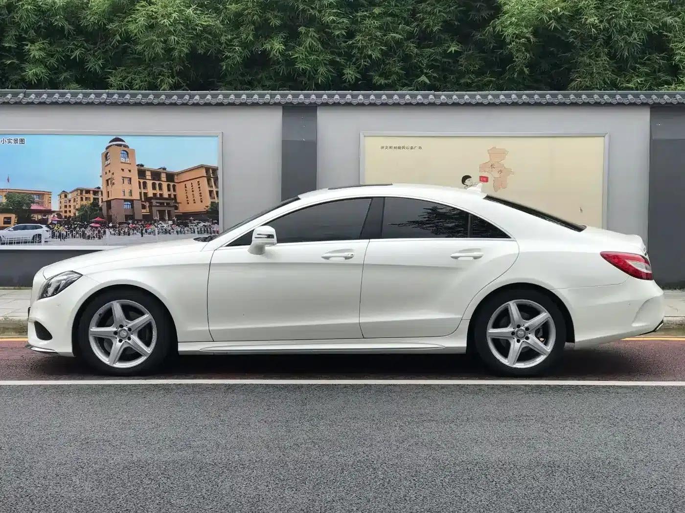 Mercedes-Benz CLS 2017 CLS 260 Colorful Edition — миниатюра 4