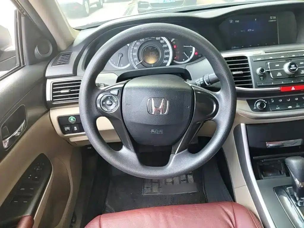 2015 Honda Accord 2.0L LX Comfort Edition — миниатюра 11