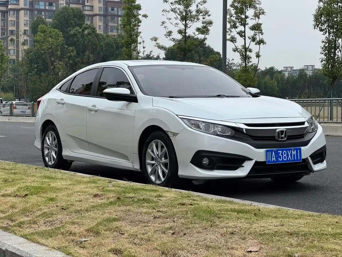 2016 Civic 180TURBO CVT Comfort Edition — миниатюра 3