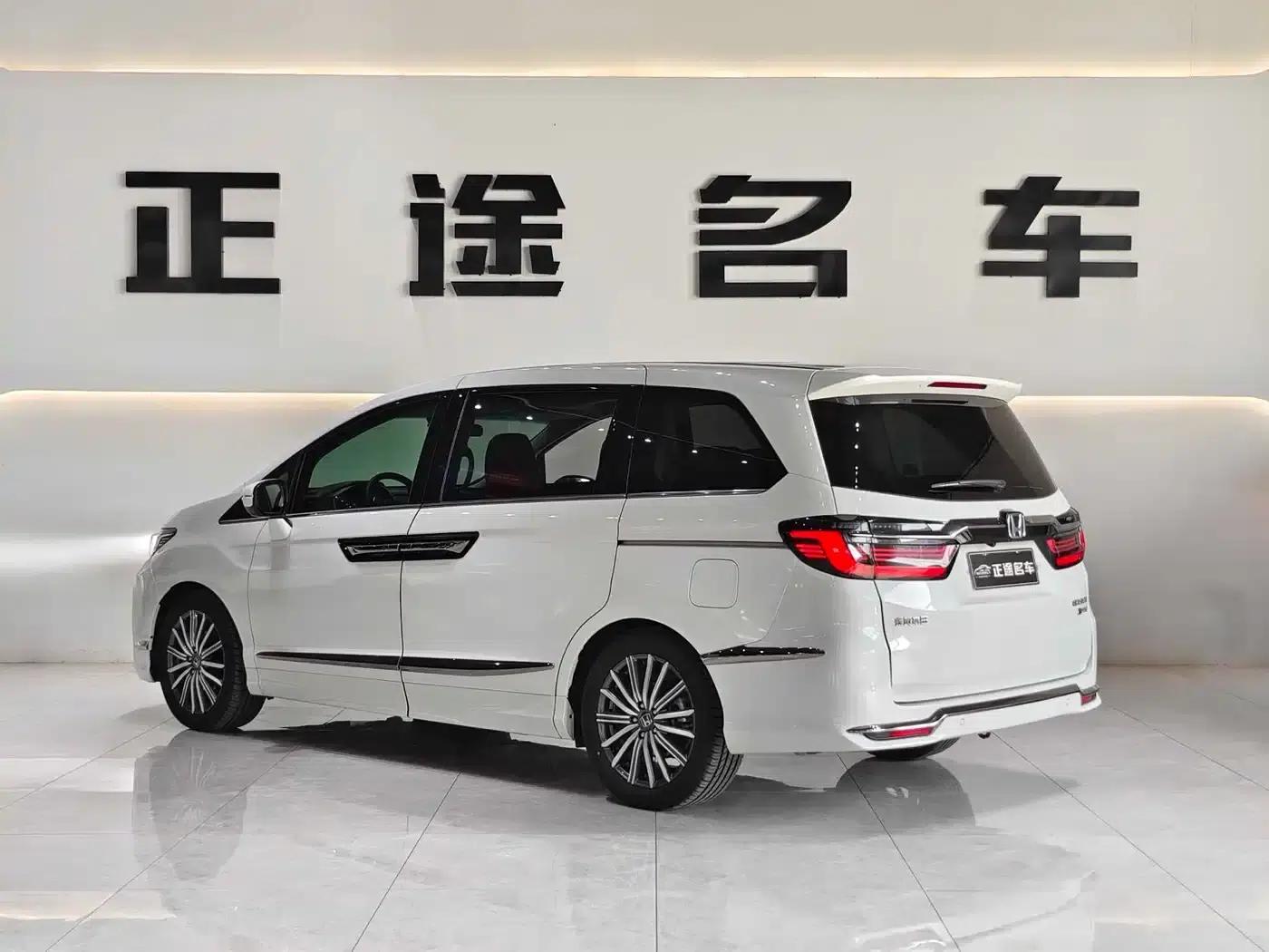 Elysion 2022 2.0L e:HEV Luxury Edition — миниатюра 6