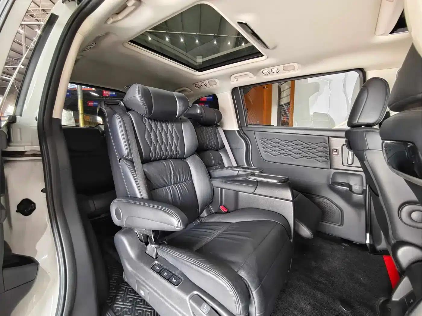 Elysion 2022 2.0L e:HEV Luxury Edition — миниатюра 10