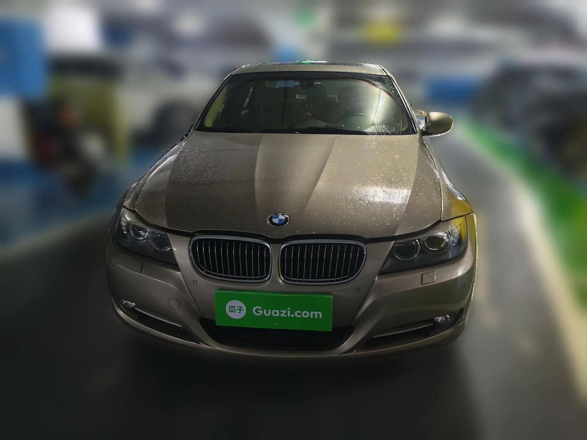 BMW 3 Series 2011 320i Luxury Edition — миниатюра 2