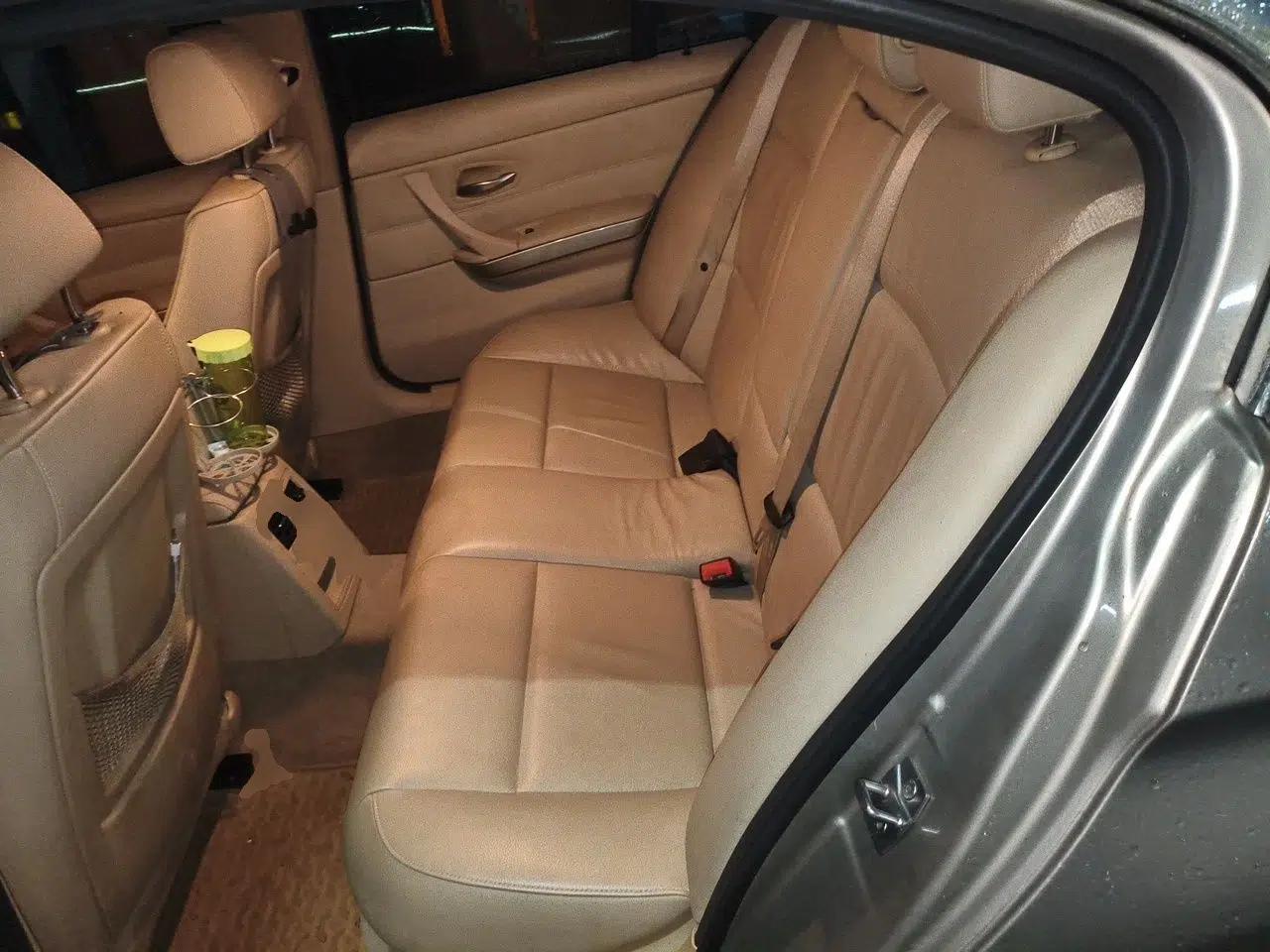BMW 3 Series 2011 320i Luxury Edition — миниатюра 17