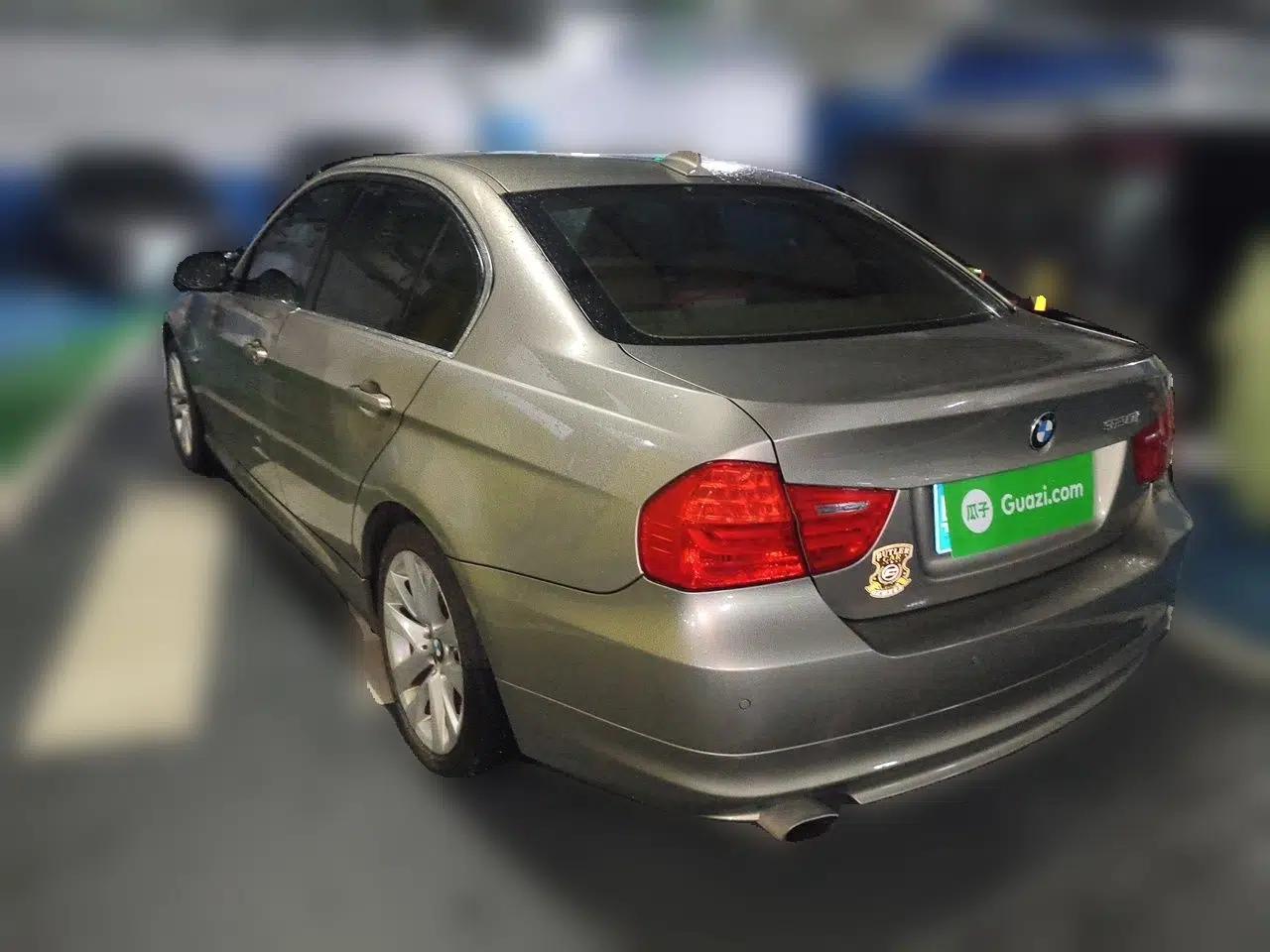BMW 3 Series 2011 320i Luxury Edition — миниатюра 4
