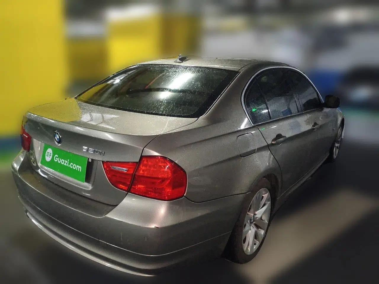 BMW 3 Series 2011 320i Luxury Edition — миниатюра 6