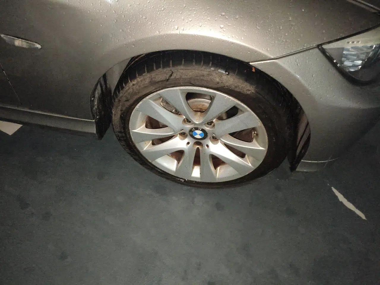 BMW 3 Series 2011 320i Luxury Edition — миниатюра 8