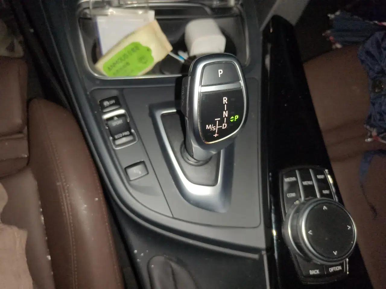 BMW 3 Series 2019 320Li M Luxury Package — миниатюра 14