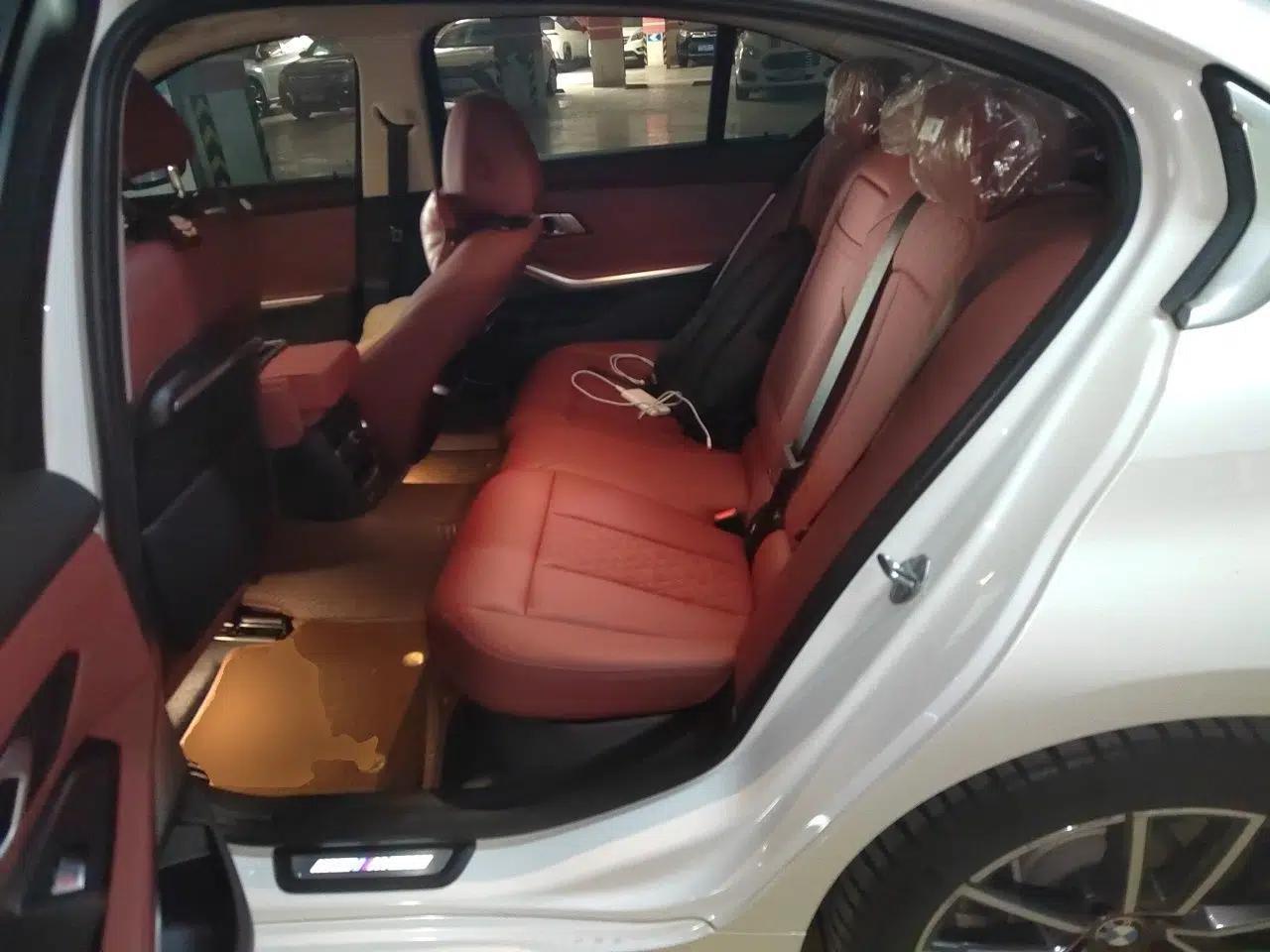 BMW 3 Series 2022 320Li M Sport Package — миниатюра 17
