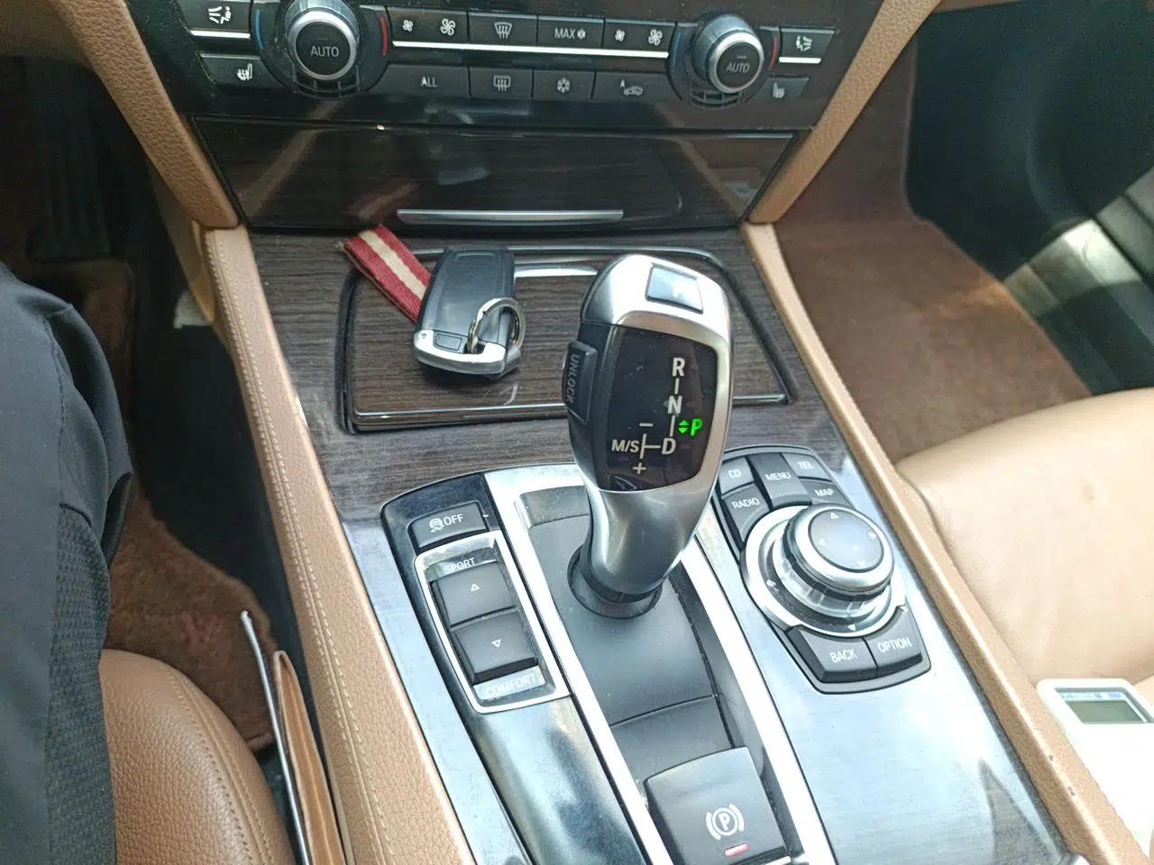 BMW 7 Series 2011 730Li Elegant Model — миниатюра 14