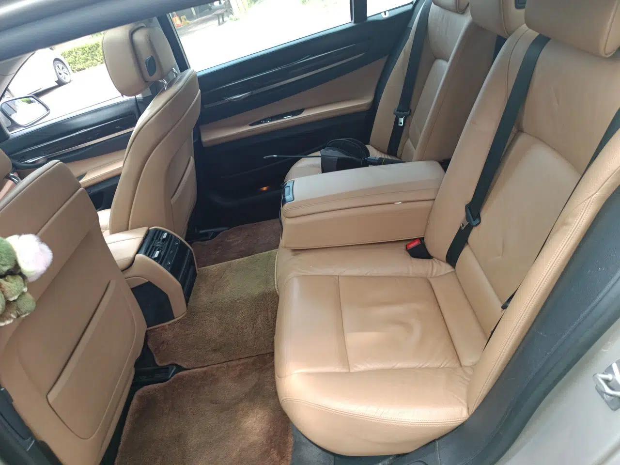 BMW 7 Series 2011 730Li Elegant Model — миниатюра 17